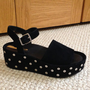 KENNETH COLE - Danton Stud Platform Sandal - New with Box